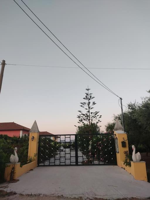 Casa Dei Fiori Villa Sarakinádhon Buitenkant foto
